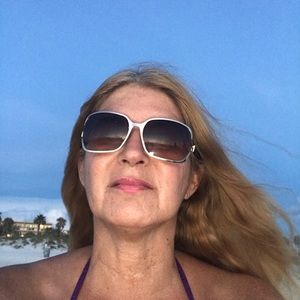 Meet your Posher, Eunice